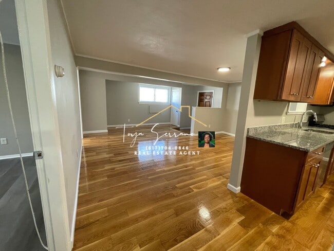 Photo - 23 Roughan St Unit 1