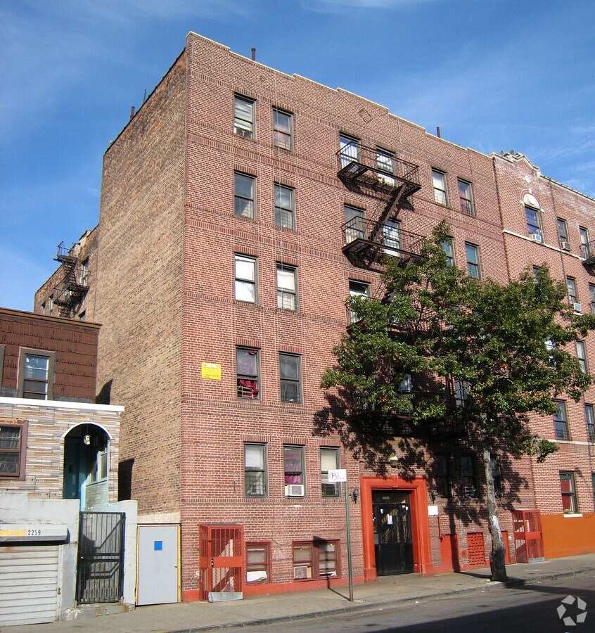 Photo - 2261-2263 Morris Ave Apartments