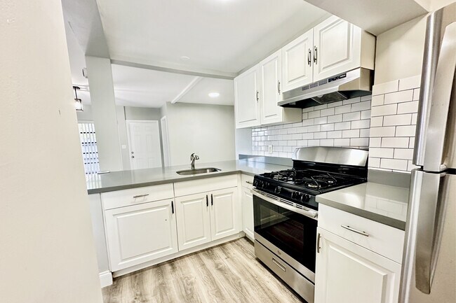 Photo - 817 NE 19th Avenue