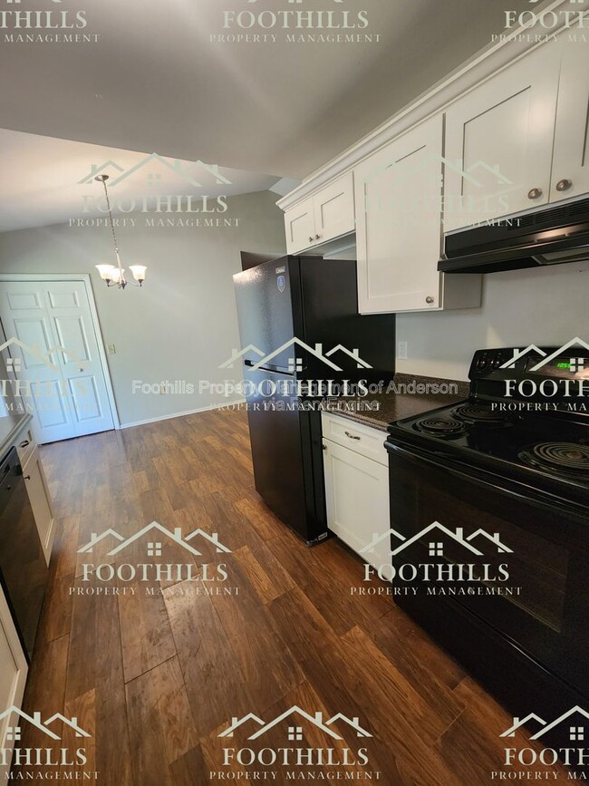 Photo - 303 Green Forest Dr