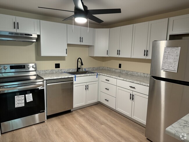 Building Photo - 403 White Cedar Blvd Unit White Cedar Blvd 403 Rental