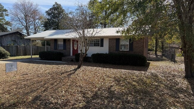 Building Photo - WINTER MOVE-IN SPECIAL: $500 OFF 1st MONTH'S RENT!**