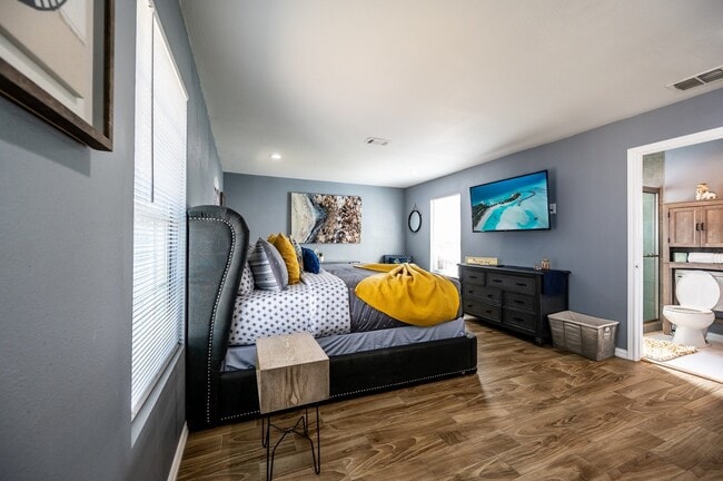 Photo - 1012 Hilltop Dr