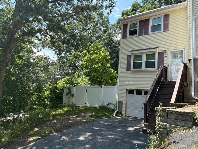 28 Mildred Ave
