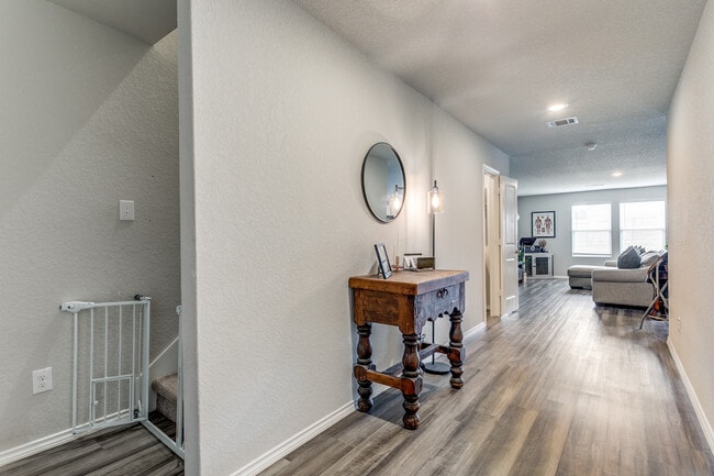 Photo - 8846 Barrow Path