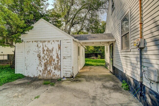 Photo - 759 E Lawrence St