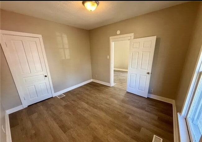 Photo - 146 S Irwin St