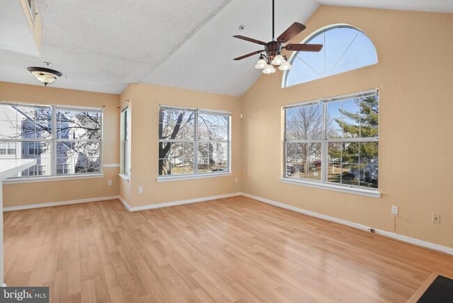 Building Photo - 14023 Vista Dr Unit 89