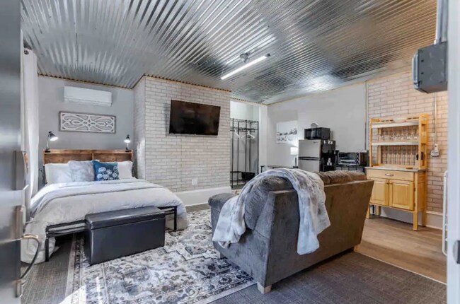 Photo - 404 N Washington St