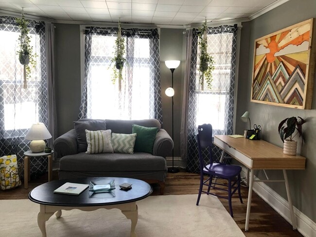 Photo - 2821 Wicklow St Unit Lower