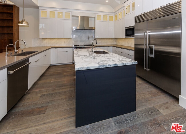 Photo - 1612 S Wooster St