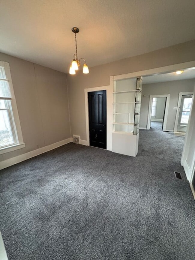 Photo - 1637 Howell St Unit Lower