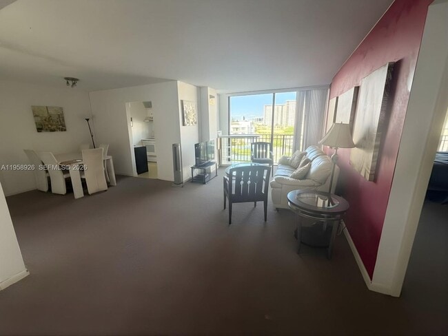 Photo - 17021 N Bay Rd