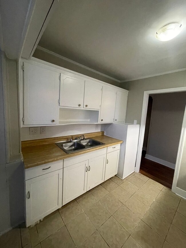 Photo - 1131 Amelia Ave