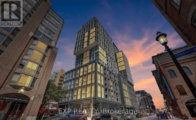 Photo - 158 Front St E Unité 319