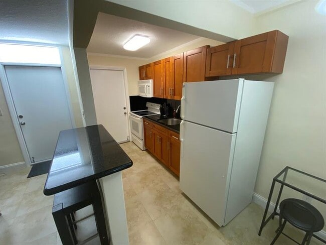 Photo - 335 Collins Ave Unidad 403