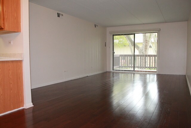 Photo - 8100 Woodglen Ln