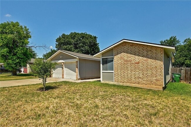 Photo - 906 Cactus Dr