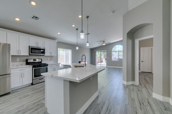 Photo - Completely upgraded 3 bedroom home in Macd...