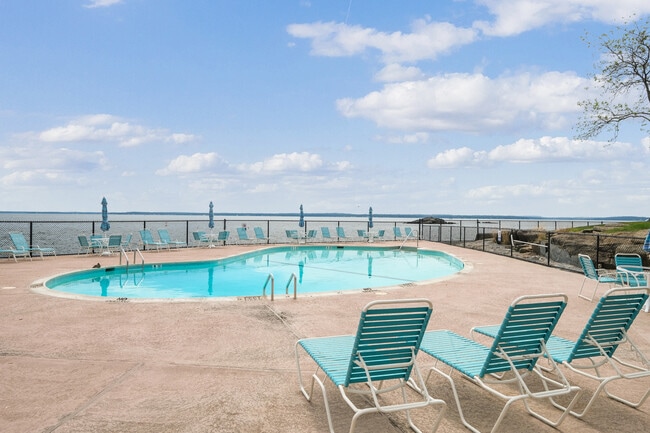 Photo - 17 Waters Edge