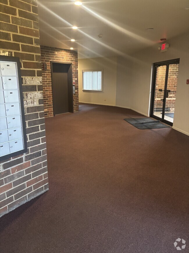 Building Photo - 1026 Castilian Ct Unit 106 Rental