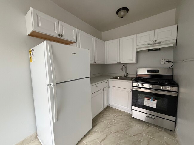 Photo - 1635 W Morse Ave