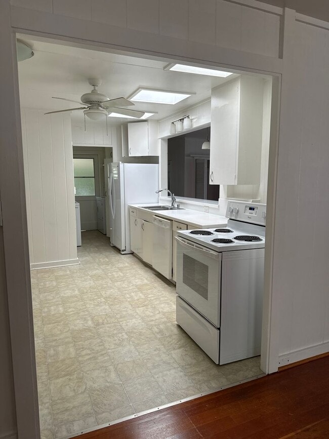 Photo - Makaikoa Street - near Kahala - 3 bedroom ...