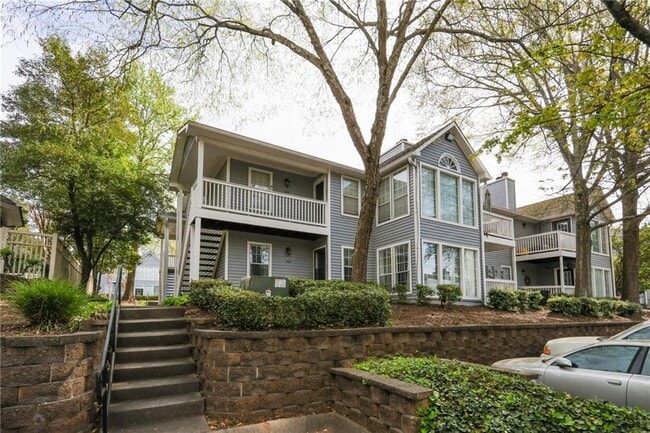 Photo - 402 Olde Mill Ln