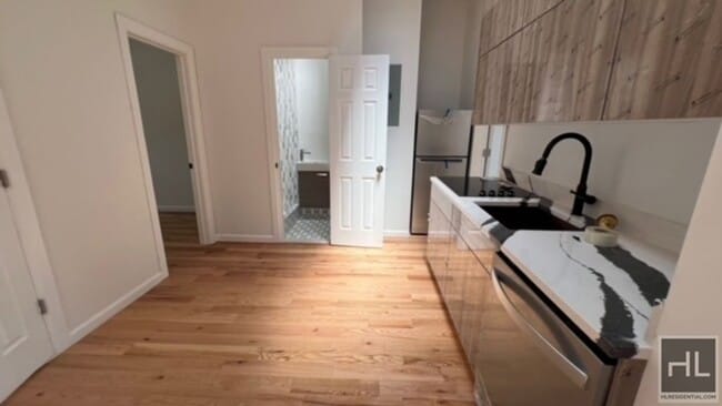 Photo - VERY BRIGHT AND COZY 4 BEDROOMS/2 FULL BAT... Unit 3