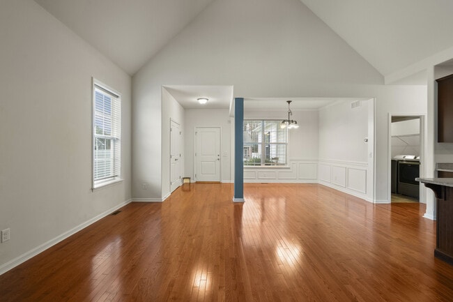 Photo - 307 Farmhouse Trail