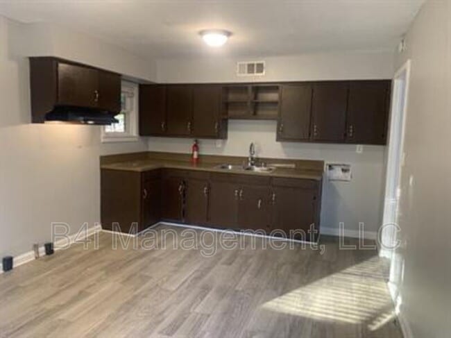 Photo - 1045 Enoch Dr