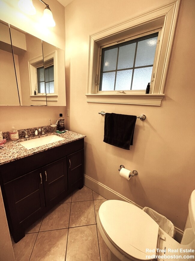 Photo - 27 Lothrop St Unit 2