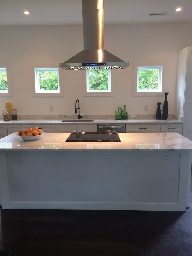 Photo - 1300 Brick Church Pike