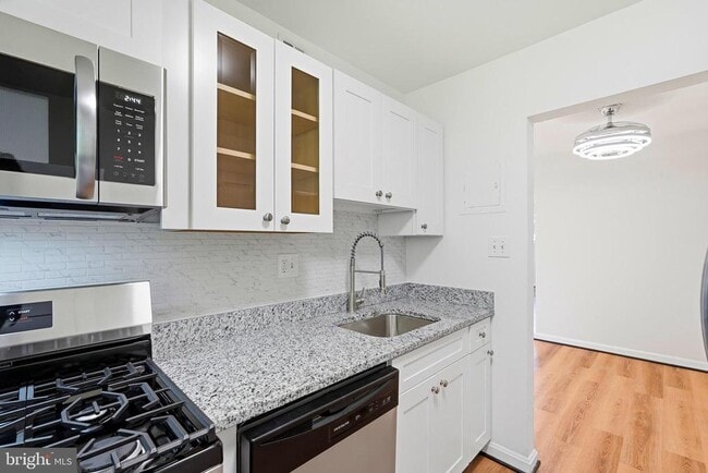 Building Photo - 2825 Kalmia Lee Ct Unit 301