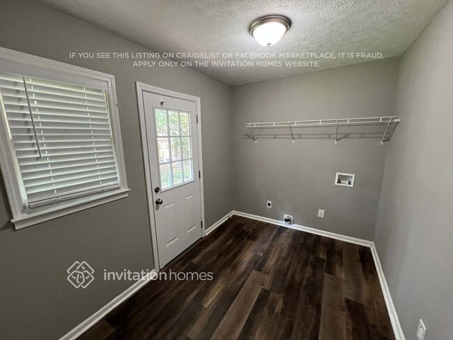 Photo - 2907 Barcelona Way