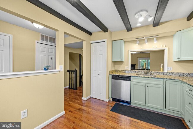 Photo - 297 Chelmsford Ct