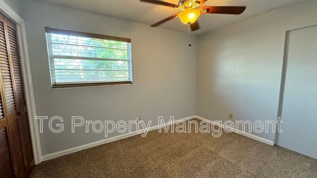 Photo - 211 N 9th St