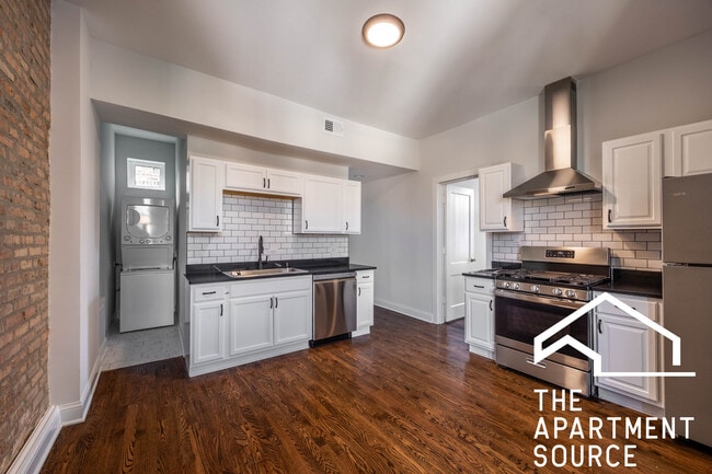 Building Photo - 2842 W Augusta Blvd Unit 2E