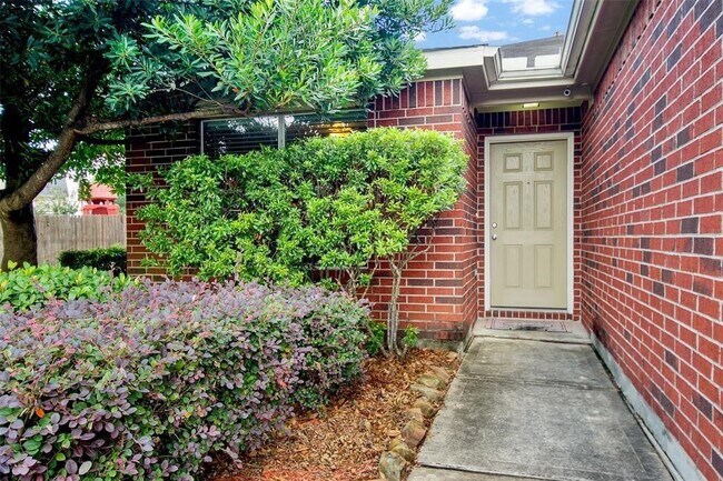 Photo - 615 Salma Ct