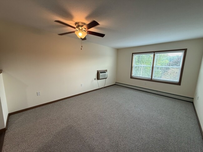Living room 1 bed-300