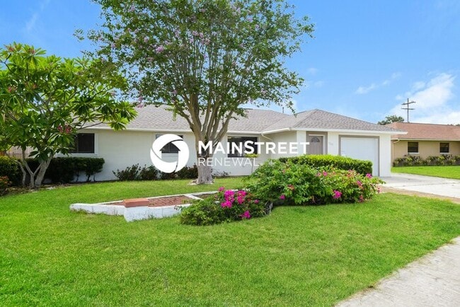 Photo - 3 Bedroom Pet-Friendly Home in MERRITT ISLAND, FL with Main Street Renewal