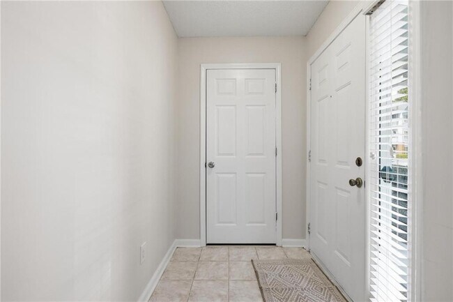 Photo - 701 Vinings Forest Ln