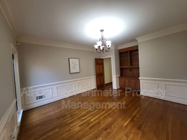 Photo - 2438 Kings Arms Dr