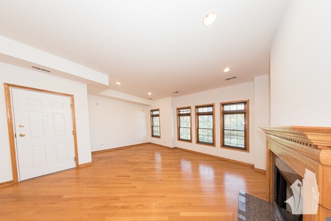 Photo - 2741 N Southport Ave Apartamentos Unidad 2741 1 N