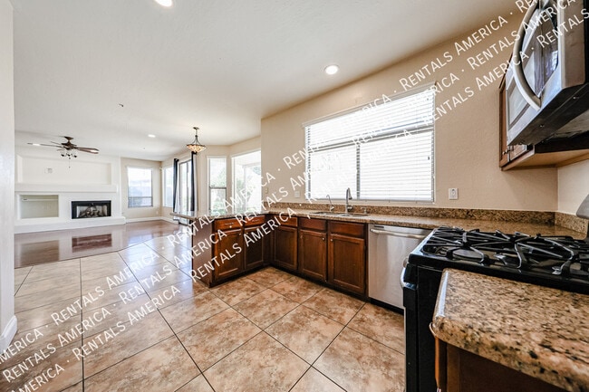 Photo - 14759 N 98th St