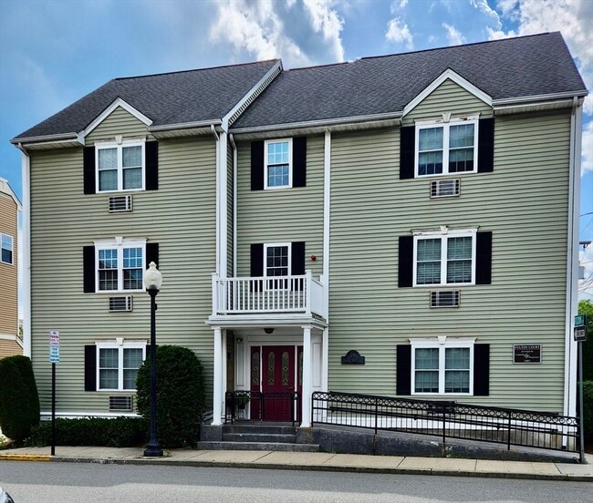 Building Photo - 26 N Main St Unit 5
