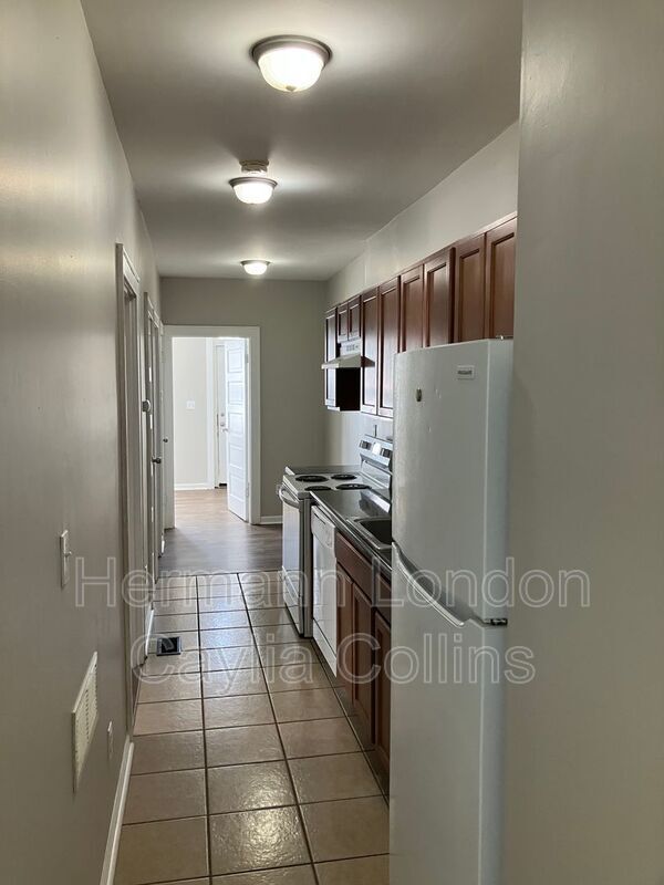 Photo - 3660 Bates St