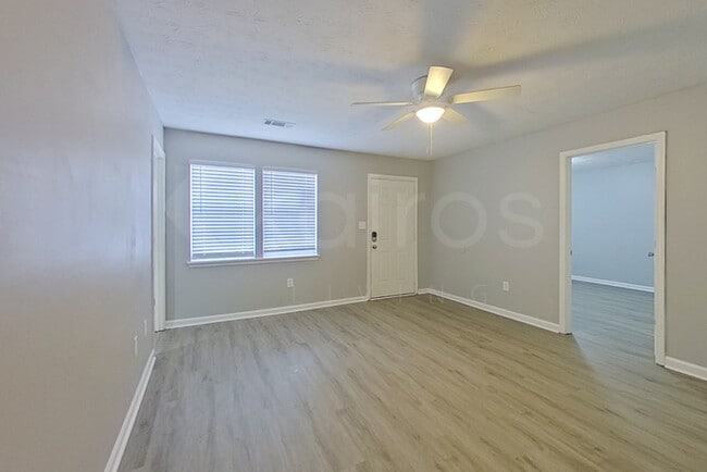 Photo - 235 Big Oak Cir