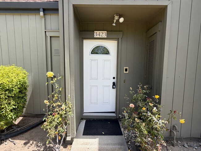 Photo - Spacious 2 Story 4BED/2.5BATH Located in a Coastal Community in the Desirable City of Alameda, Ca.