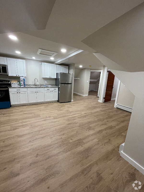 Building Photo - 72 Hungerford Terrace Rental
